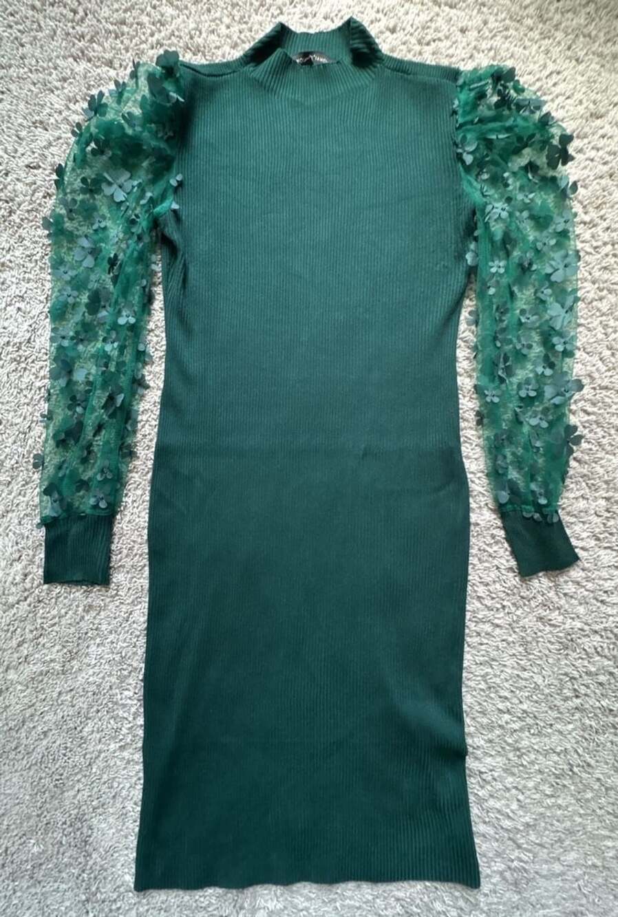 Almost Famous Women's Green Ribbed Neck Dress w/ Floral Applique Sleeves Size XL